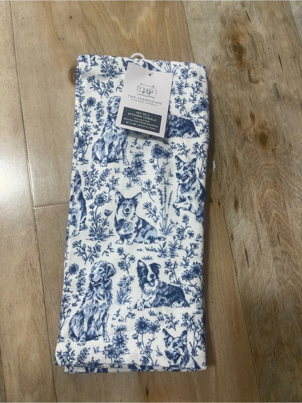 Farmhouse by Rachel Ashwell Kitchen Towel set - Blue and White Floral dogs - NEW